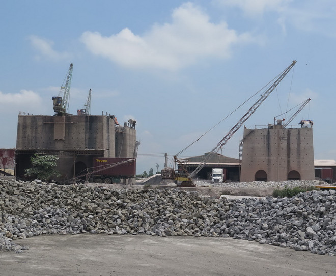 Thái Bình: Dân bức xúc vì sống chung khói bụi và khí thải lò vôi ảnh 2