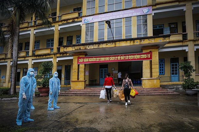 Việt Nam ghi nhận 10 ca mắc mới COVID-19, được cách ly ngay ảnh 1