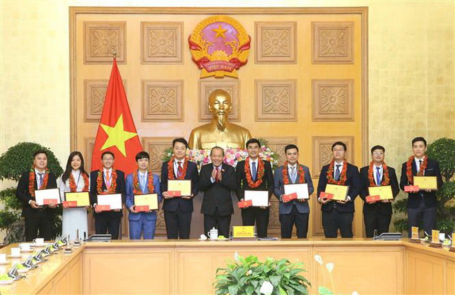 'Cán bộ, công chức, viên chức trẻ phải vừa hồng, vừa chuyên' ảnh 1