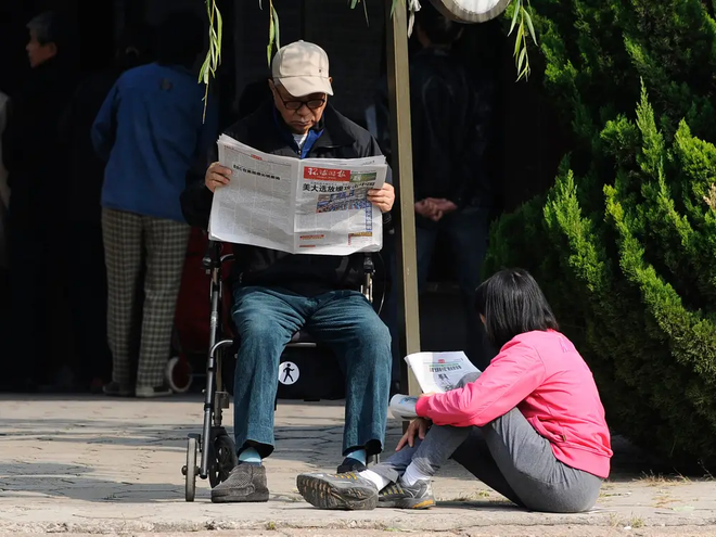 Mùa Vu Lan, nghĩ về nghề "làm con được trả lương" ở Trung Quốc ảnh 1