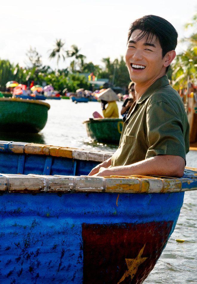 Nụ cười của Eric trên hành trình trải nghiệm Hội An. (Ảnh: NVCC/Vietnam+) Hành trình “ngược thời gian” ở Hội An cùng Nhà khám phá Eric Nam ảnh 1