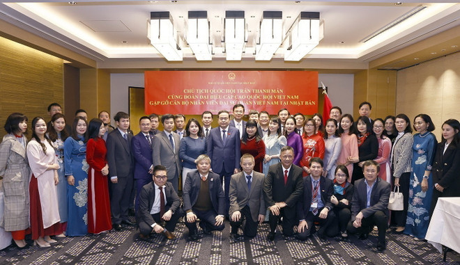 ttxvn_chu tich quoc hoi_dai su quan tai Nhat ban 1.jpg