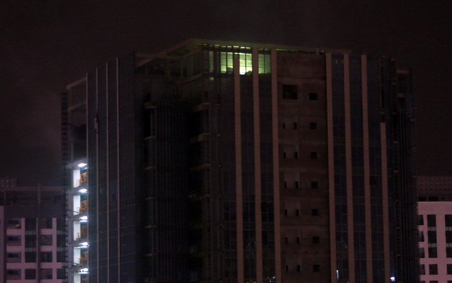 Cháy trên tầng cao ở tòa nhà thương mại-chung cư đường Lê Văn Lương ảnh 2