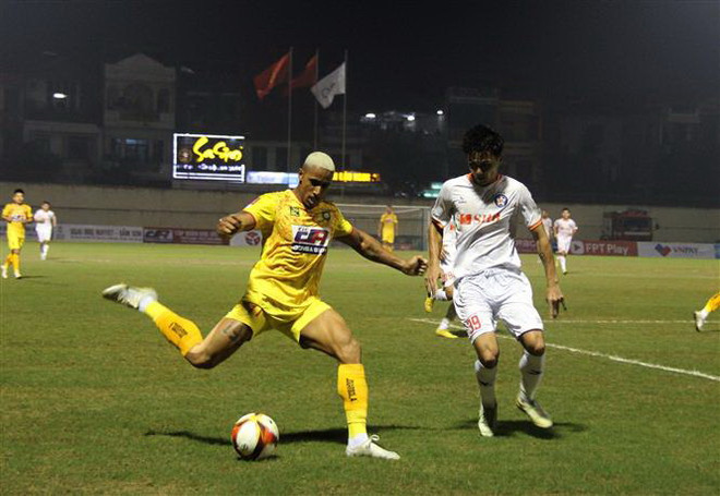 V-League: Thắng SHB Đà Nẵng, Đông Á Thanh Hóa vươn lên đầu bảng ảnh 1