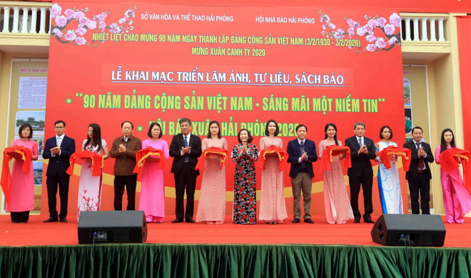 Triển lãm ảnh, tư liệu về Đảng và khai mạc Hội báo Xuân Hải Phòng 2020 ảnh 1