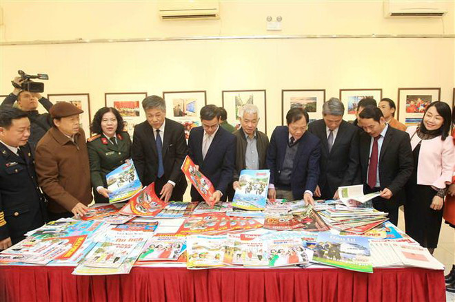 Triển lãm ảnh, tư liệu về Đảng và khai mạc Hội báo Xuân Hải Phòng 2020 ảnh 2