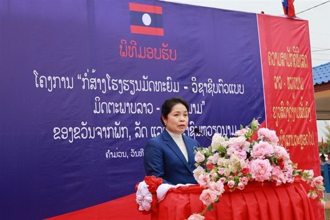 Bàn giao Trường THPT-dạy nghề kiểu mẫu hữu nghị Lào-Việt Nam ảnh 3