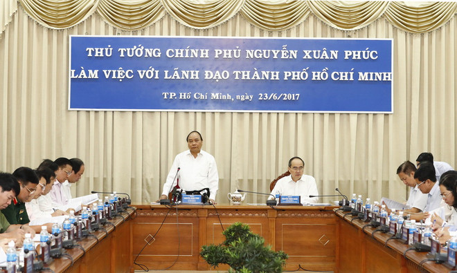 Thủ tướng yêu cầu các bộ, ngành "xắn tay áo" giúp TP Hồ Chí Minh ảnh 1