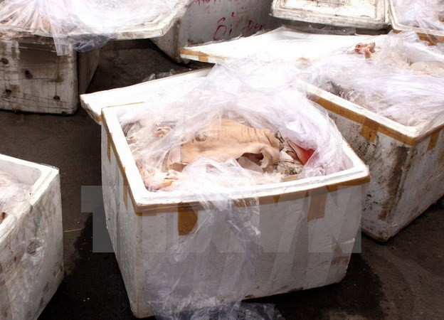 Bắt giữ xe chở hơn 400kg nội tạng, mỡ động vật bốc mùi hôi thối ảnh 1