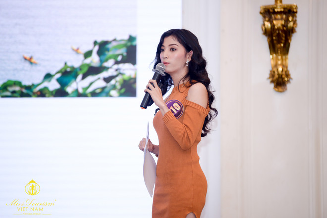 Thí sinh Hoa khôi Du lịch gấp rút luyện catwalk trước giờ G ảnh 8