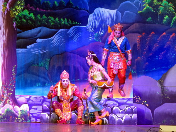 Liên hoan Nghệ thuật sân khấu Dù kê Khmer Nam Bộ ảnh 1