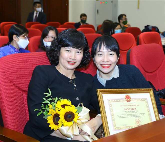 Biểu dương các cá nhân, tập thể có thành tích trong công tác bầu cử ảnh 2