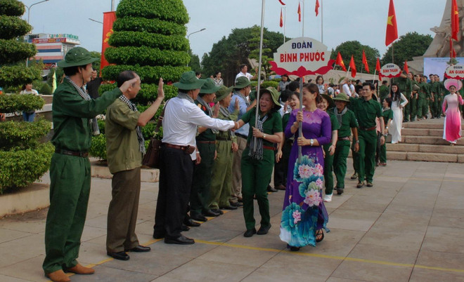 Xuất quân Liên hoan tuyên truyền lưu động về đường Trường Sơn ảnh 2