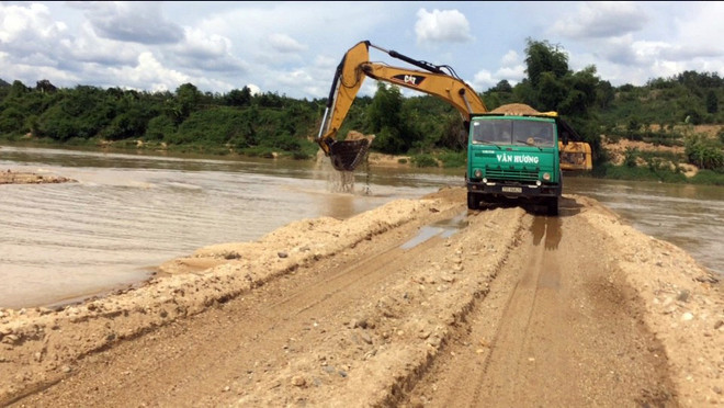 Thêm một doanh nghiệp đắp đập trên sông Đăk Bla để khai thác cát ảnh 1