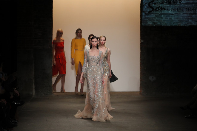 Lụa Việt tỏa sáng trên sàn diễn New York Fashion Week 2017 ảnh 1