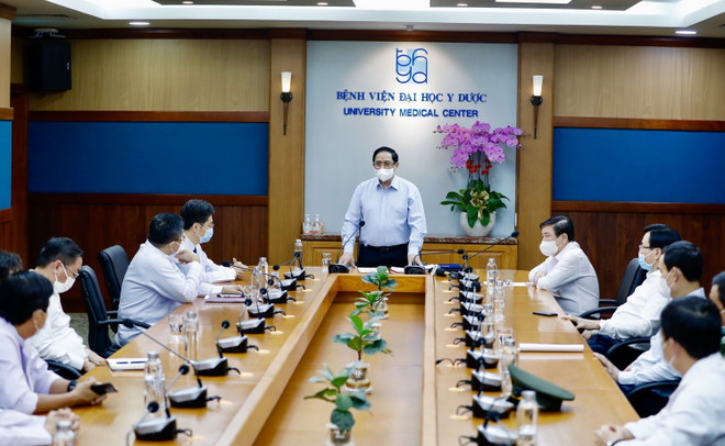 Thủ tướng thăm, làm việc tại Bệnh viện Đại học Y Dược TP Hồ Chí Minh ảnh 4