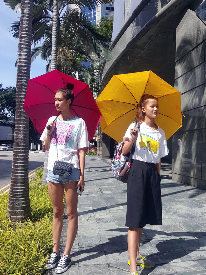 Hương Ly, Nguyễn Oanh “tấn công” thị trường thời trang châu Á ảnh 3