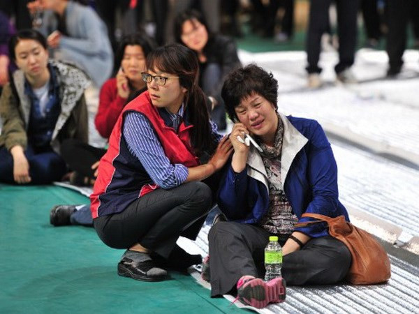 Dân Hàn phẫn nộ khi thủy thủ chìm phà tìm cách thoát thân ảnh 1