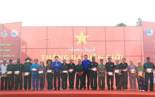 Ra quân Tháng Thanh niên, phát động chương trình 'Tháng Ba biên giới' ảnh 2