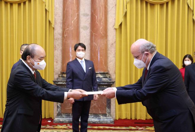 Chủ tịch nước tiếp Đại sứ Uruguay, Phần Lan, Áo trình Quốc thư ảnh 3