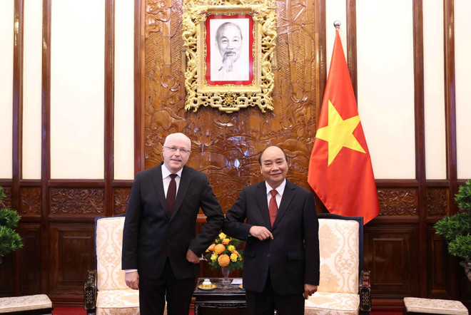 Chủ tịch nước tiếp Đại sứ Uruguay, Phần Lan, Áo trình Quốc thư ảnh 2