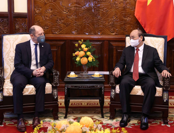 Chủ tịch nước tiếp Đại sứ Uruguay, Phần Lan, Áo trình Quốc thư ảnh 1