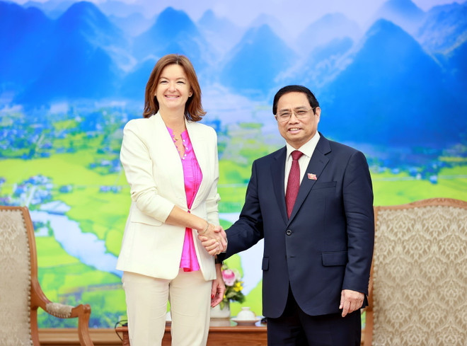 Thủ tướng Phạm Minh Chính và bà Tanja Fajon, Phó Thủ tướng, Bộ trưởng Bộ Ngoại giao và Các vấn đề châu Âu Cộng hòa Slovenia. (Ảnh: Dương Giang/TTXVN) Làm sâu sắc hơn quan hệ Việt Nam-Slovenia trên tất cả các lĩnh vực ảnh 1