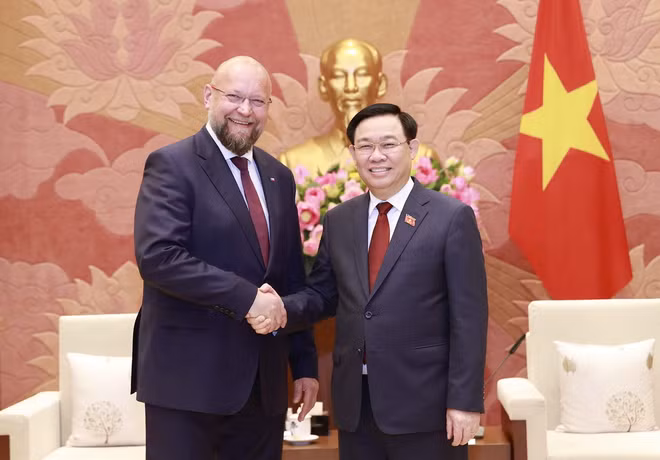 Chủ tịch Quốc hội: Việt Nam luôn coi trọng phát triển quan hệ với Séc ảnh 1