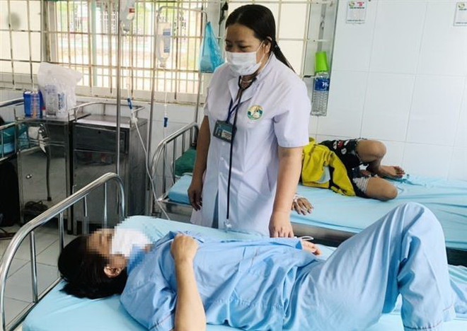 Vụ ngộ độc thực phẩm ở Đắk Lắk: Xử phạt cơ sở phục vụ tiệc cưới ảnh 1