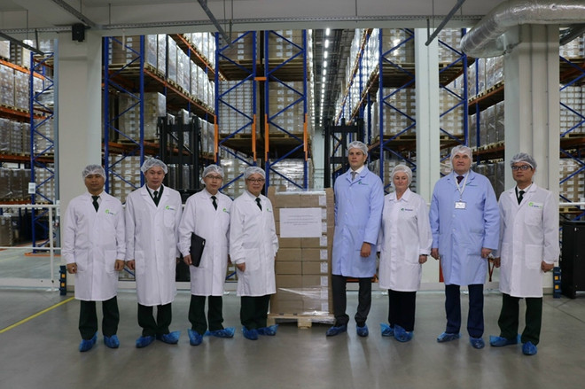 Doanh nghiệp dược của Nga tặng Việt Nam thuốc kết hợp chữa COVID-19 ảnh 1