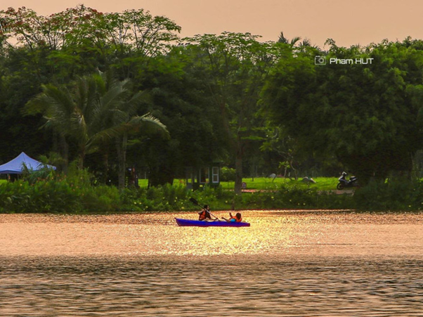 Giảng viên đại học 'gây bão' với những bức ảnh chụp ở 'thành phố xanh' ảnh 15