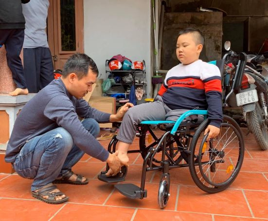 Chàng trai mắc bệnh xương thủy tinh và hành trình 'không thể vỡ' ảnh 3