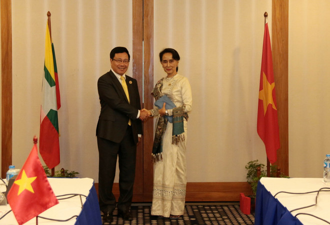 Phó Thủ tướng Phạm Bình Minh hội kiến với bà Aung San Suu Kyi ảnh 1