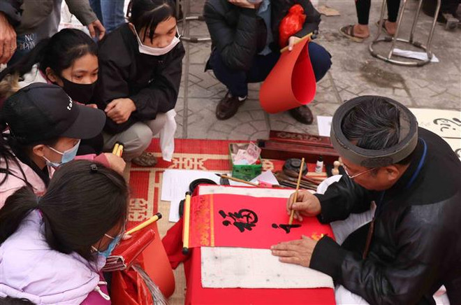 Xây dựng công đoàn là cơ sở chính trị-xã hội vững chắc của Đảng ảnh 2