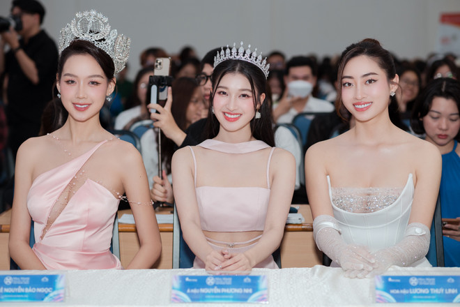 Ba người đẹp chia sẻ quan điểm về chủ đề 'nhạy cảm': Nghề hoa hậu ảnh 1