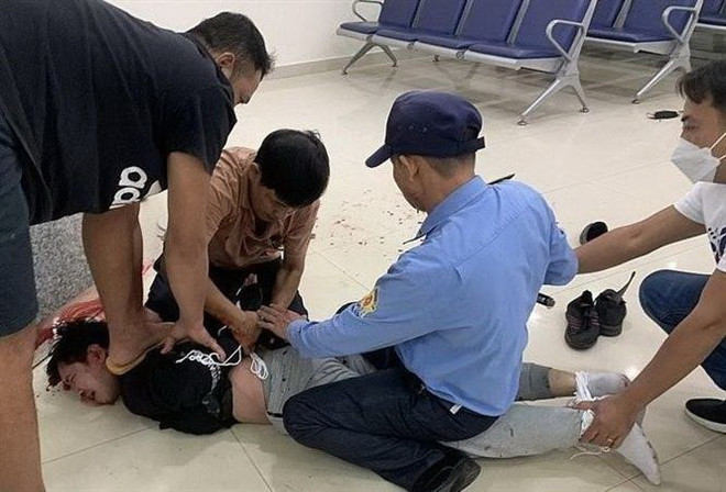 Bình Dương: Khởi tố đối tượng dùng súng cướp ngân hàng ở Bàu Bàng ảnh 1