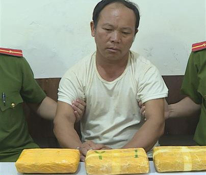 Bắt giữ đối tượng vận chuyển trái phép 30.000 viên ma túy tổng hợp ảnh 1