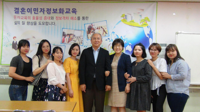 Thăm hỏi, động viên cô dâu người Việt bị chồng Hàn Quốc bạo hành ảnh 2