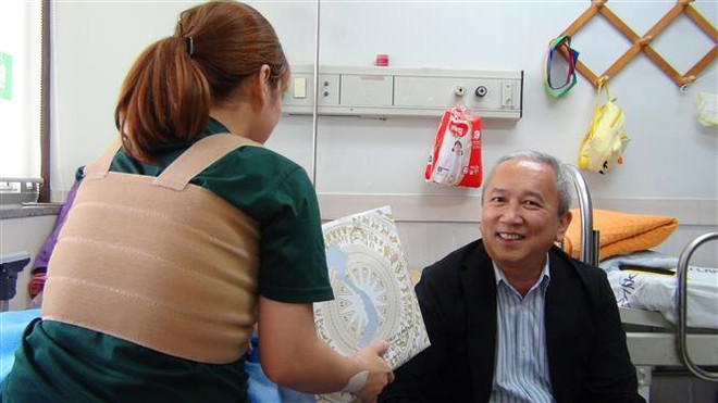 Thăm hỏi, động viên cô dâu người Việt bị chồng Hàn Quốc bạo hành ảnh 1