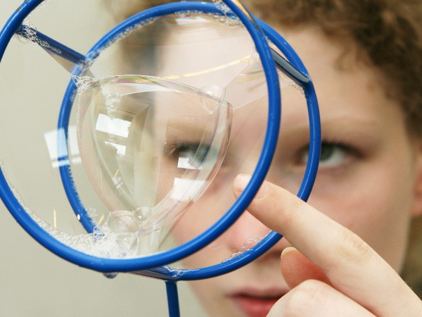 “Chạm vào toán học” bằng thí nghiệm và trò chơi ảnh 1