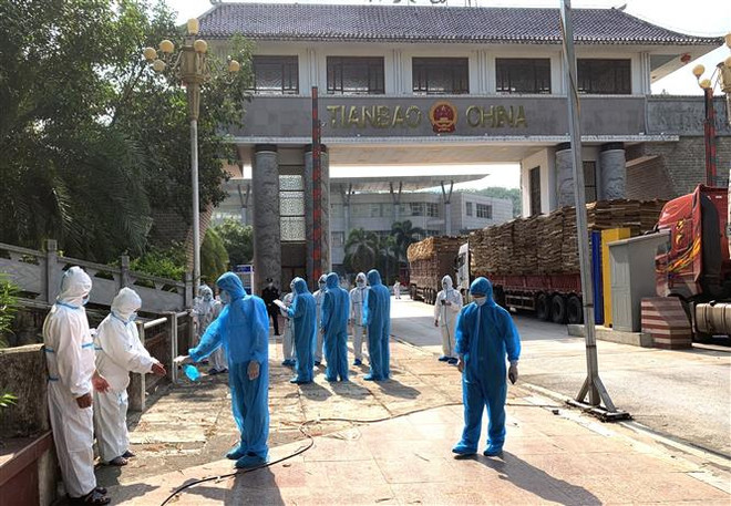 Hà Giang tiếp nhận, cách ly 6 công dân do Trung Quốc trao trả ảnh 1