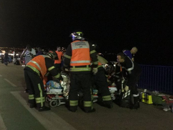 Năm người Italy vẫn mất tích sau vụ tấn công đẫm máu ở Nice ảnh 1