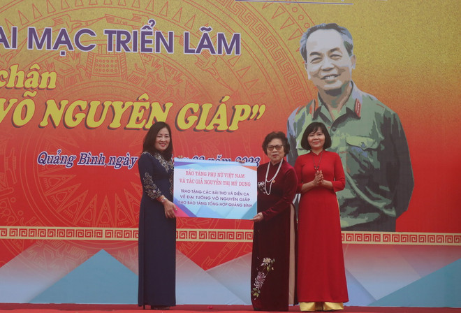 Khai mạc triển lãm 'Theo dấu chân Đại tướng Võ Nguyên Giáp' ảnh 2