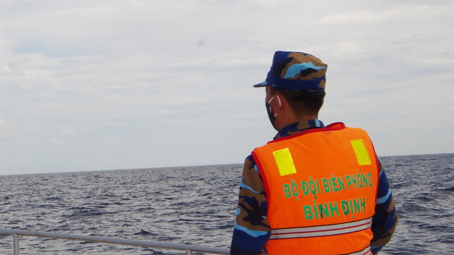 Hai tàu hàng đâm nhau ở vùng biển Bình Định, một thuyền viên mất tích ảnh 1