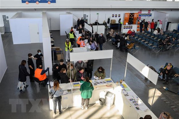 EU thành lập trung tâm nhân đạo cho người tị nạn Ukraine ảnh 1