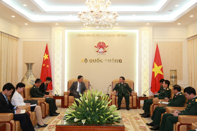 Bộ trưởng Bộ Quốc phòng Ngô Xuân Lịch tiếp Đại sứ các nước ảnh 1