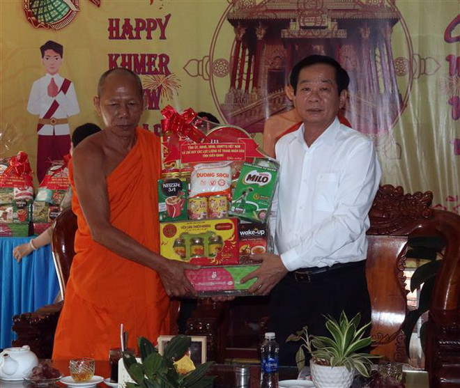 Kiên Giang: Đầm ấm lễ Sene Dolta truyền thống của đồng bào Khmer ảnh 1