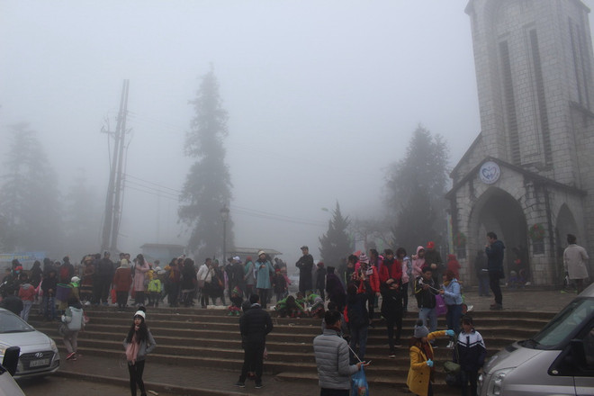 Sa Pa đón trên 4 vạn lượt du khách đến nghỉ Tết Dương lịch 2018 ảnh 1