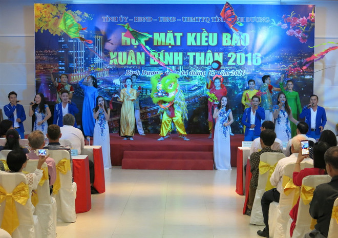 Tổ chức gặp mặt kiều bào về quê đón Tết tại các địa phương ảnh 1