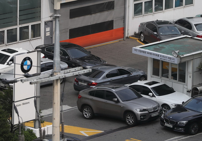 Hàn Quốc tạm thời cấm lưu thông các mẫu xe BMW vì bê bối cháy nổ ảnh 1